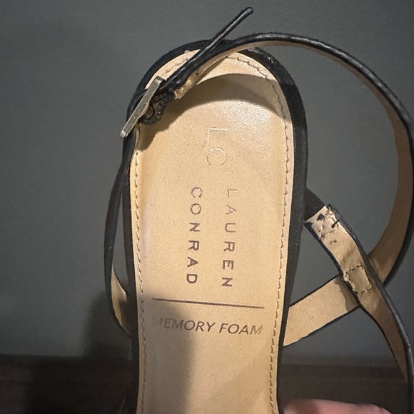 Black low heel sandal - Picture 7 of 8